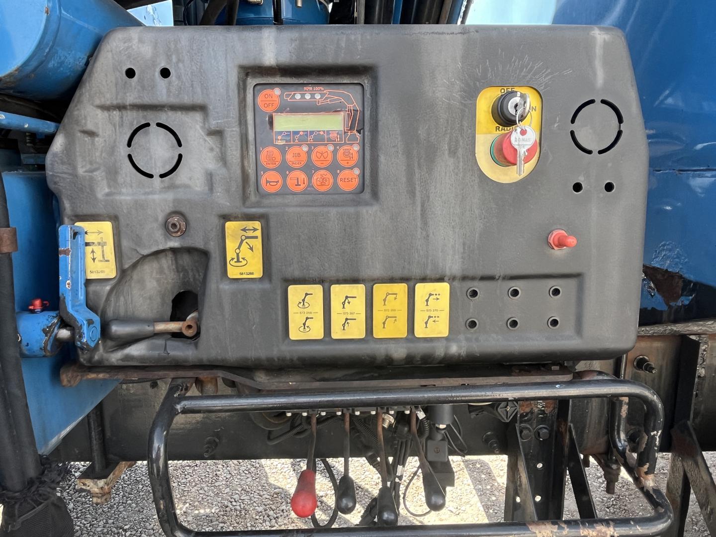 imagenes/INVOICE/2026/18772/PETERBILT_348_CON_GRUA_AMCO_VEBA_V815_48.JPG