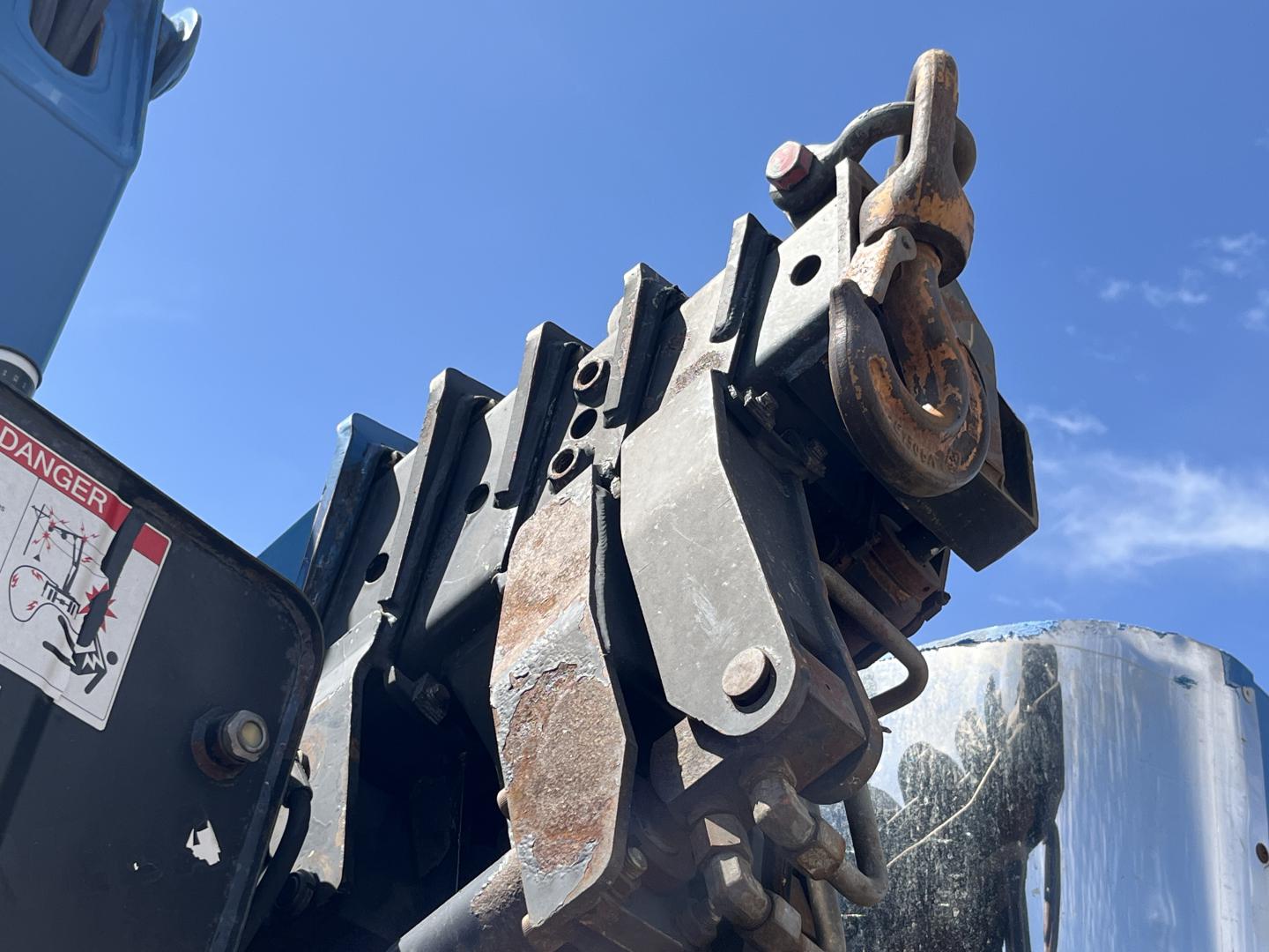 imagenes/INVOICE/2026/18772/PETERBILT_348_CON_GRUA_AMCO_VEBA_V815_49.JPG