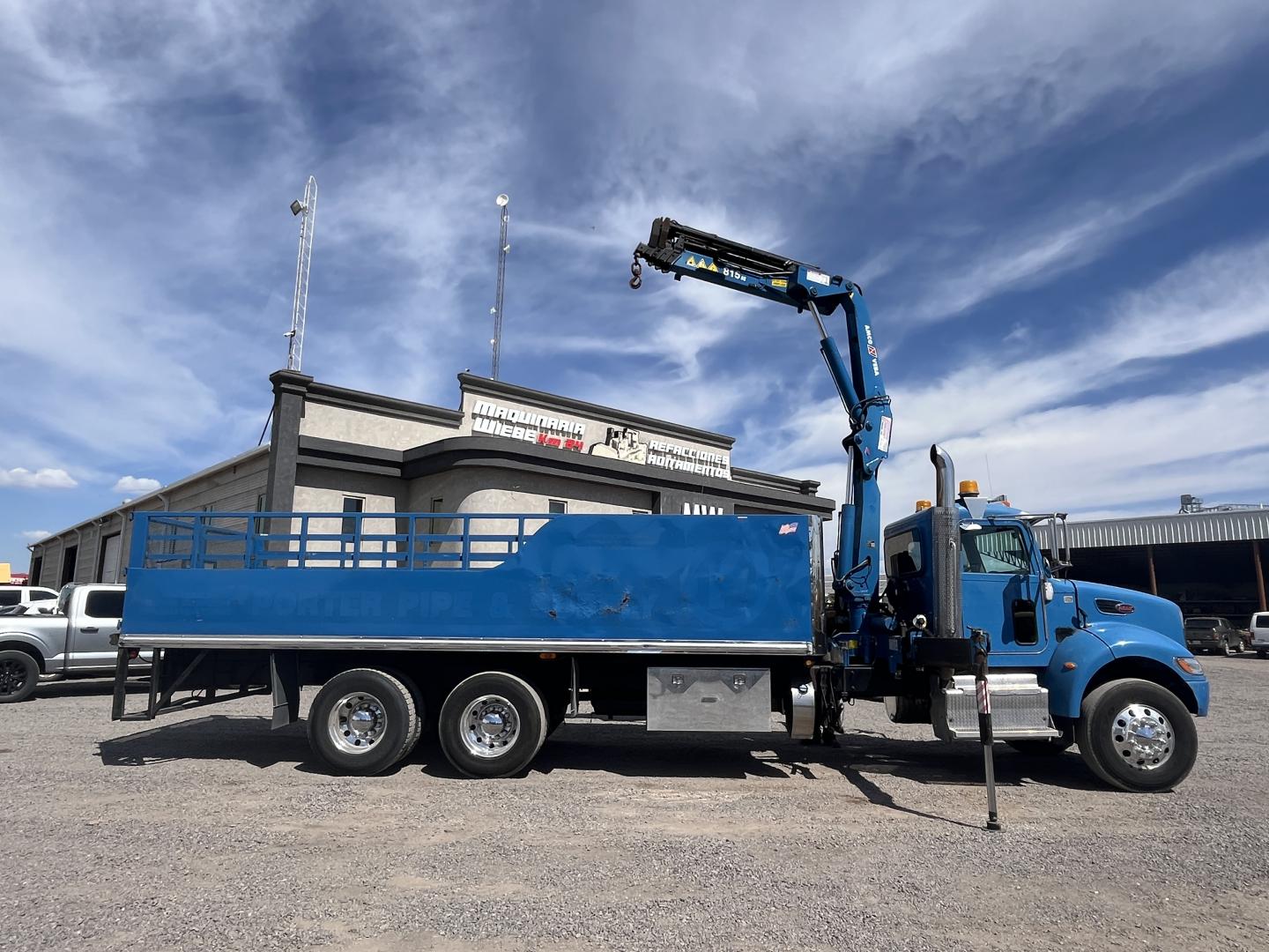 imagenes/INVOICE/2026/18772/PETERBILT_348_CON_GRUA_AMCO_VEBA_V815_83.JPG