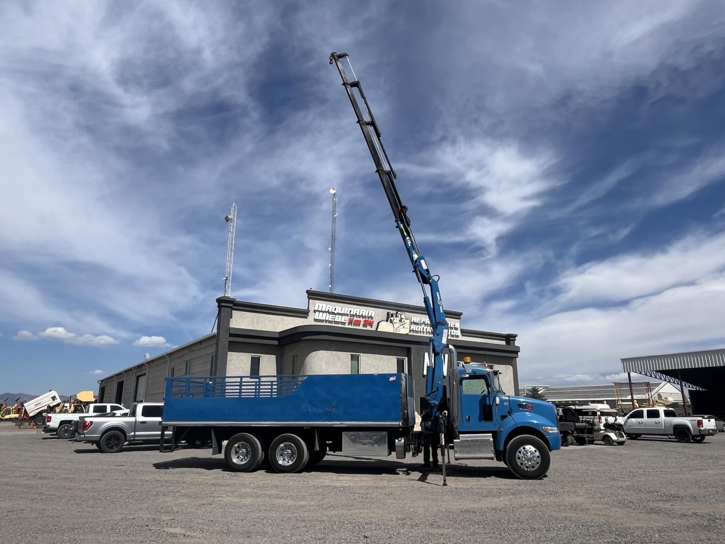 imagenes/INVOICE/2026/18772/PETERBILT_348_CON_GRUA_AMCO_VEBA_V815_86.JPG