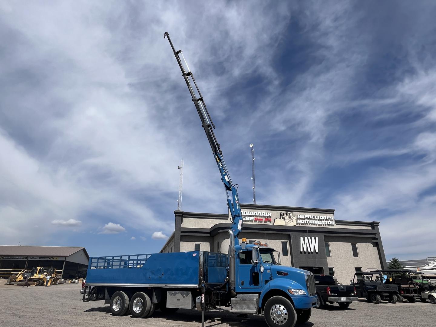 imagenes/INVOICE/2026/18772/PETERBILT_348_CON_GRUA_AMCO_VEBA_V815_94.JPG