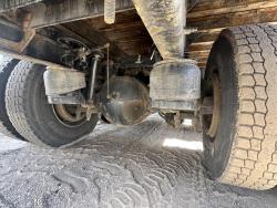 CAMION PETERBILT 348 CON GRUA AMCO VEBA V815