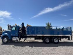 CAMION PETERBILT 348 CON GRUA AMCO VEBA V815