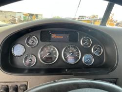 CAMION PETERBILT 348 CON GRUA AMCO VEBA V815