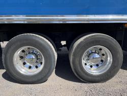 CAMION PETERBILT 348 CON GRUA AMCO VEBA V815