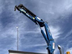 CAMION PETERBILT 348 CON GRUA AMCO VEBA V815