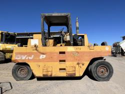 COMPACTADOR NEUMATICO DYNAPAC CP271
