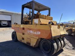 COMPACTADOR NEUMATICO DYNAPAC CP271