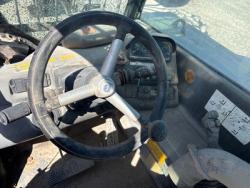 TELEHANDLER NEW HOLLAND LM5060