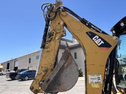 RETROEXCAVADORA CATERPILLAR 420FIT