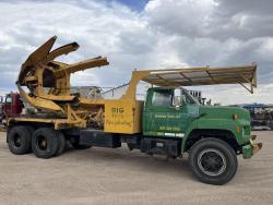 CAMION FORD FT8000 CON TRANSPLANTADORA DE ARBOLES BIG JOHN 90AA