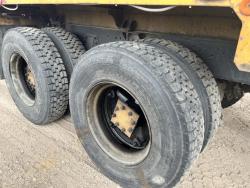 CAMION FORD FT8000 CON TRANSPLANTADORA DE ARBOLES BIG JOHN 90AA
