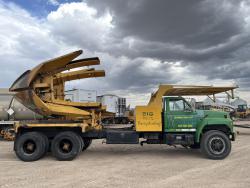 CAMION FORD FT8000 CON TRANSPLANTADORA DE ARBOLES BIG JOHN 90AA