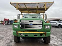 Camion Ford FT8000 con transplantadora de arboles big john 90AA