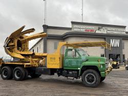 Camion Ford FT8000 con transplantadora de arboles big john 90AA