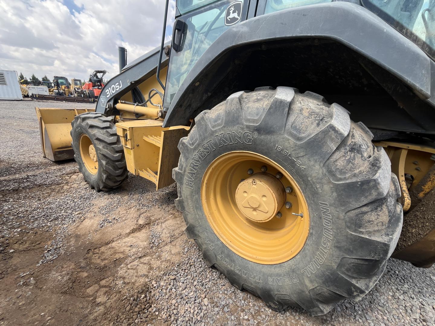 imagenes/INVOICE/2026/18818/RETROEXCAVADORA_JOHN_DEERE_310SJ_20.JPG