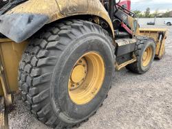 RETROEXCAVADORA CATERPILAR 450F