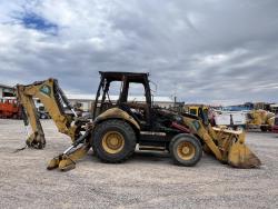 RETROEXCAVADORA CATERPILAR 450F