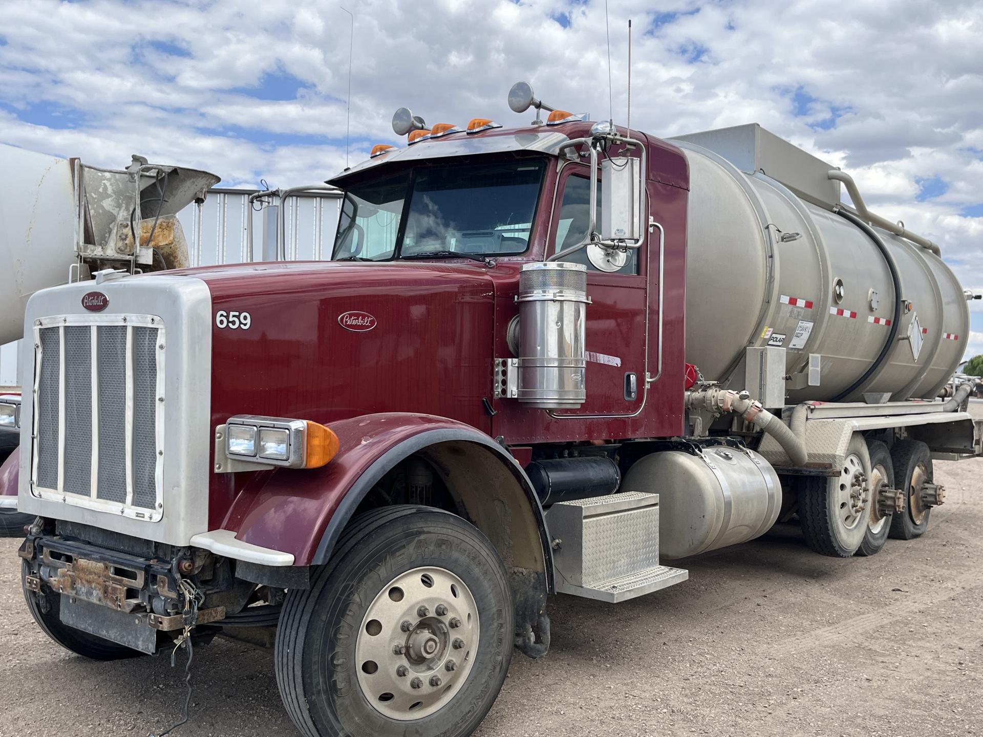 imagenes/INVOICE/2026/18831/CAMION_PIPA_PETERBILT_367_27.JPG