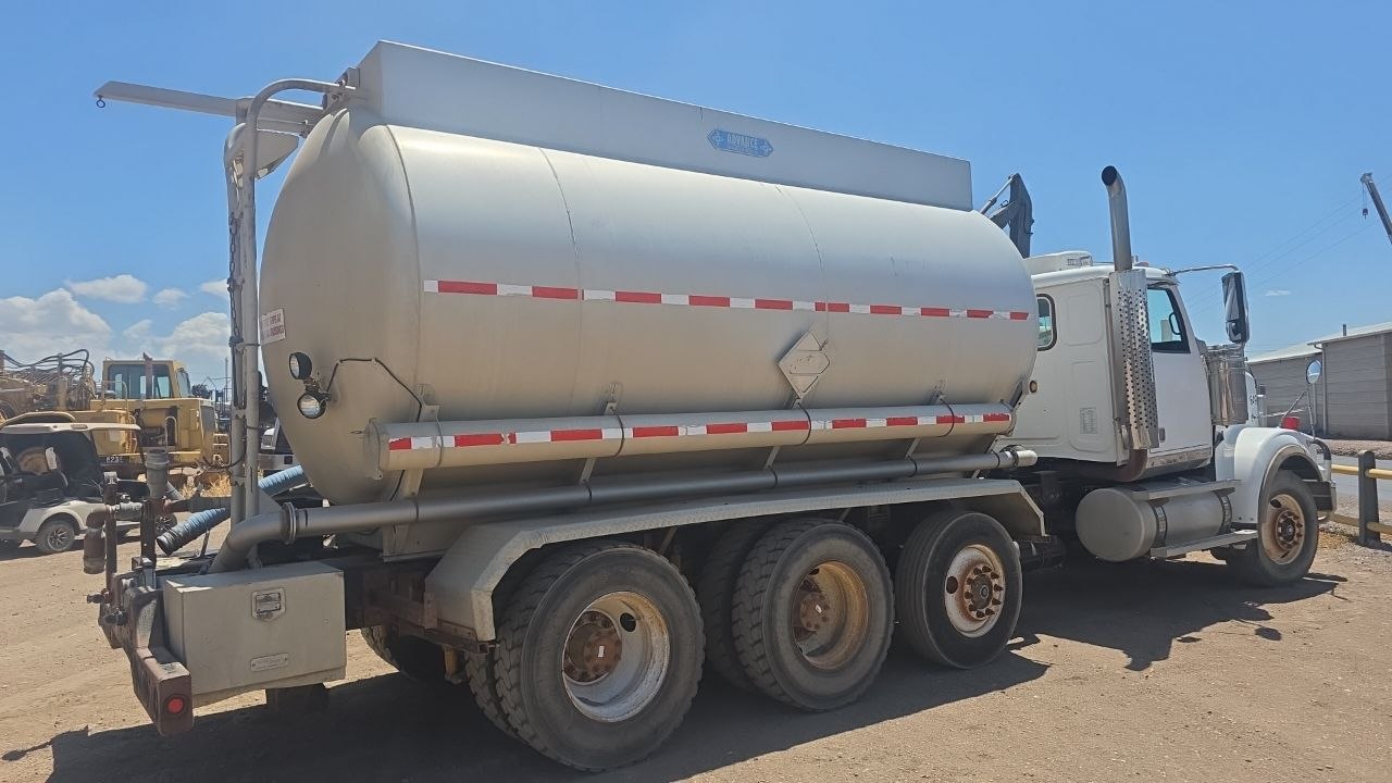 imagenes/INVOICE/2026/18832/CAMION_PIPA_SPC_DOT_407_15.jpg