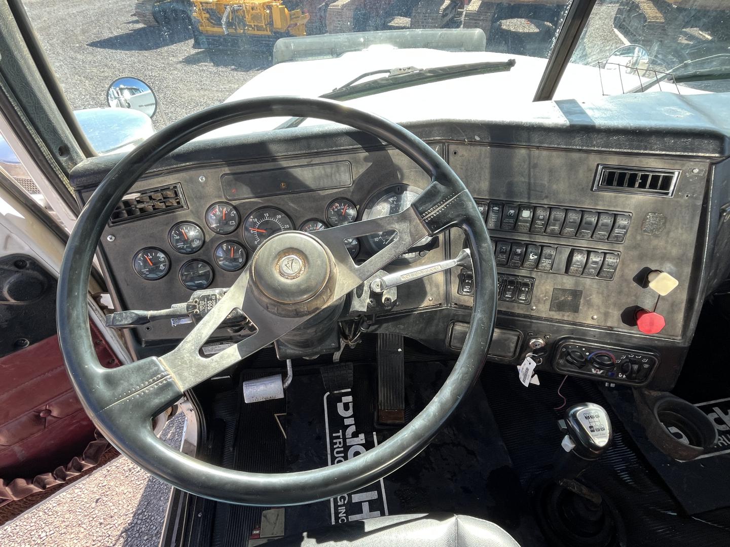 imagenes/INVOICE/2026/18832/CAMION_PIPA_WESTERN_STAR_4900_DOT_407_13.JPG