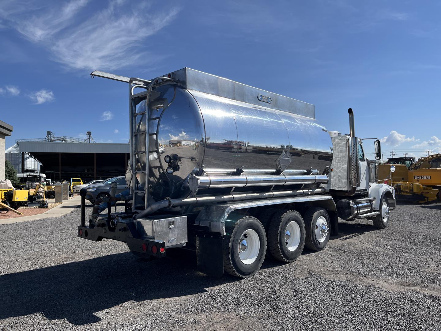 imagenes/INVOICE/2026/18832/CAMION_PIPA_WESTERN_STAR_4900_DOT_407_3.JPG