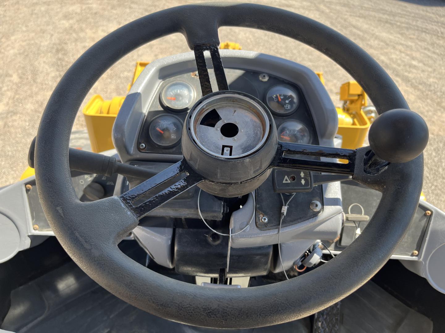 imagenes/INVOICE/2026/18839/CARGADOR_FRONTAL_CATERPILLAR_914G_21.JPG