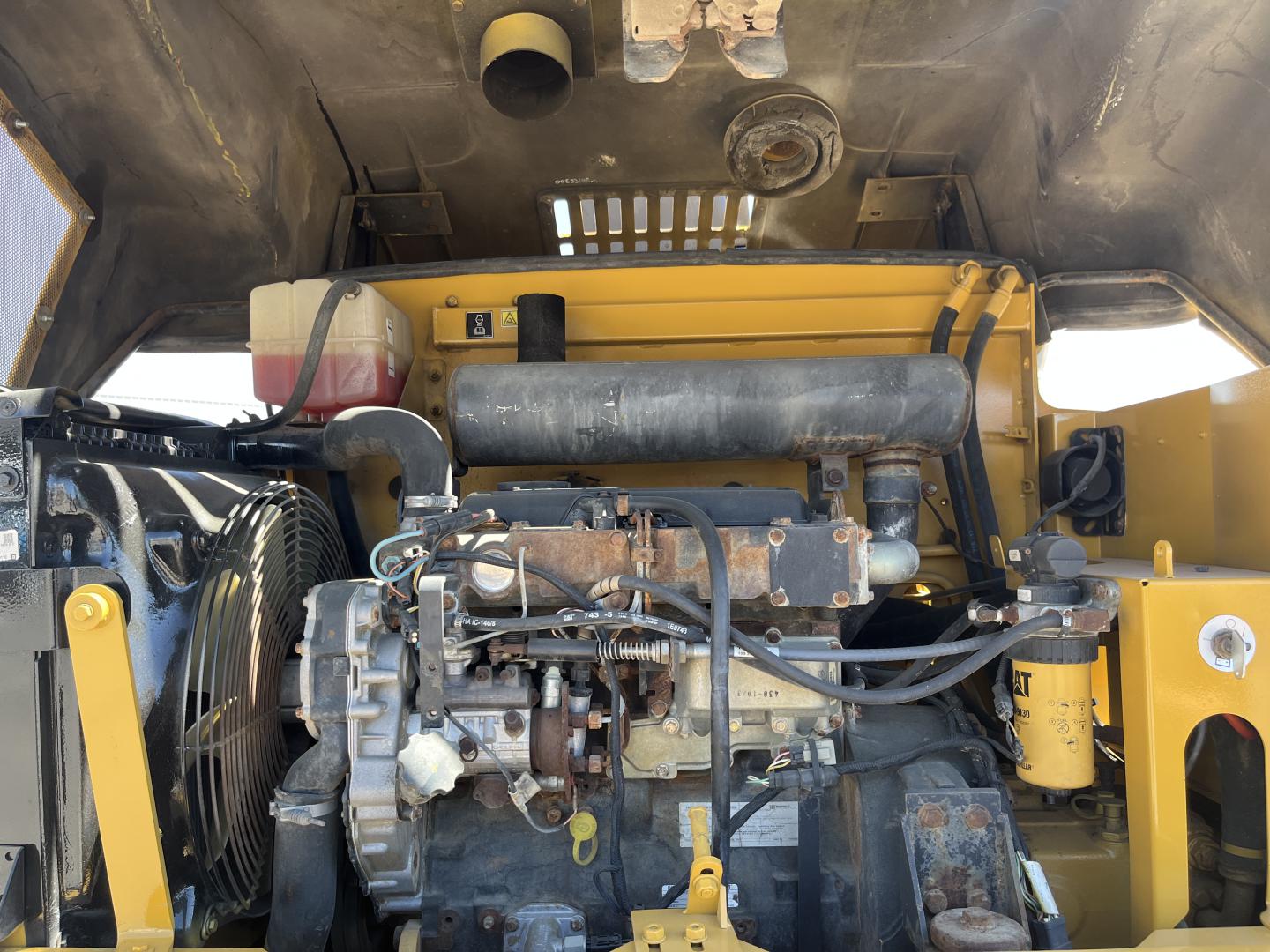 imagenes/INVOICE/2026/18839/CARGADOR_FRONTAL_CATERPILLAR_914G_25.JPG