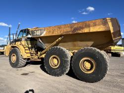 Dompe articulado Caterpillar 740