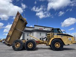 Dompe articulado Caterpillar 740