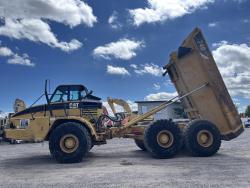 Dompe articulado Caterpillar 740