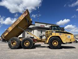 Dompe articulado Caterpillar 740