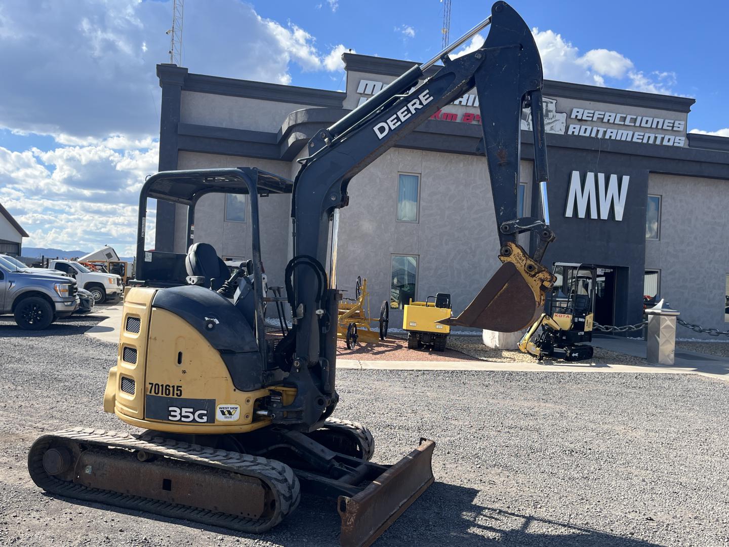 imagenes/INVOICE/2026/18915/miniexcavadora_jd35g_2.JPG
