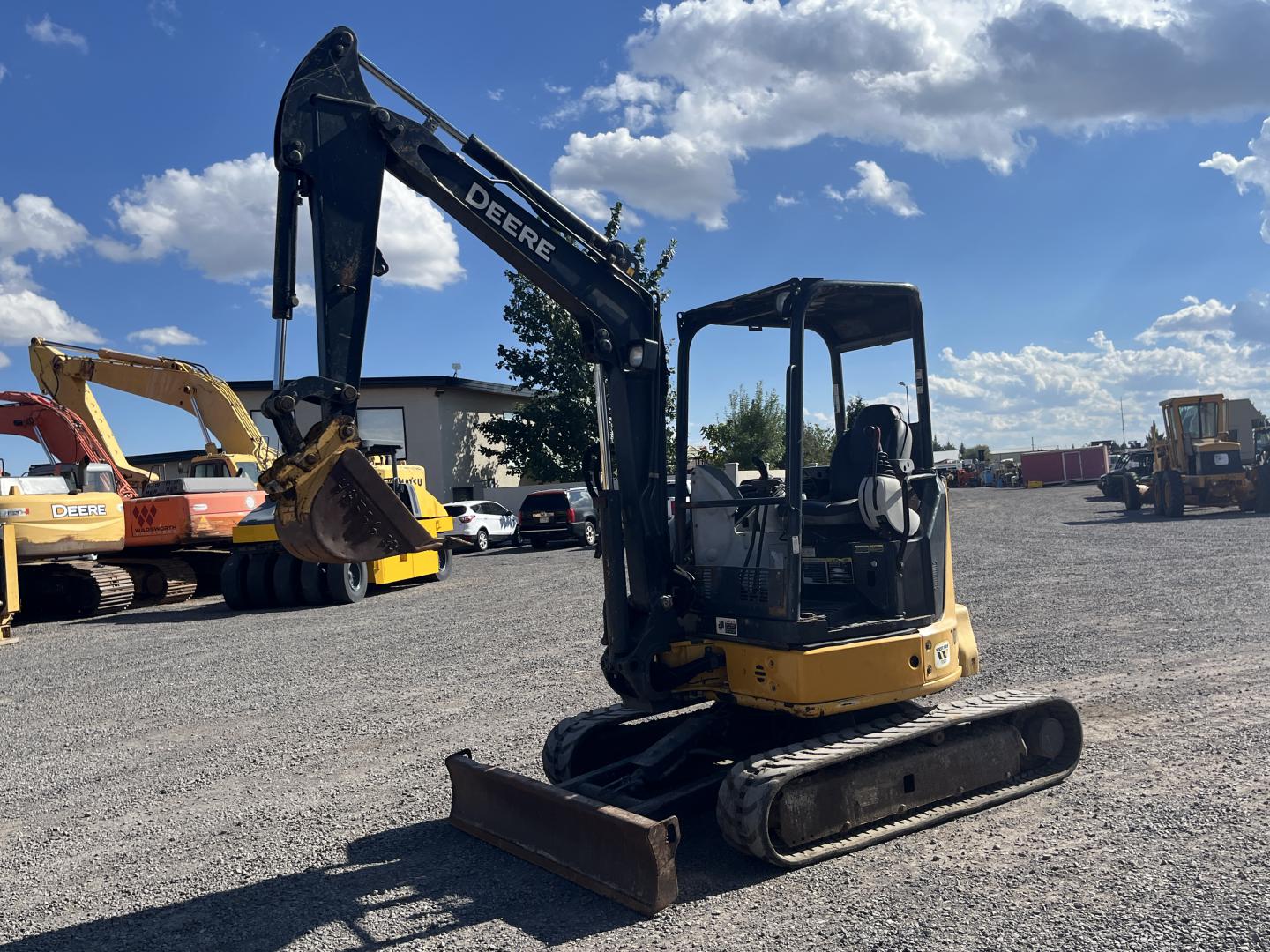 imagenes/INVOICE/2026/18915/miniexcavadora_jd35g_8.JPG
