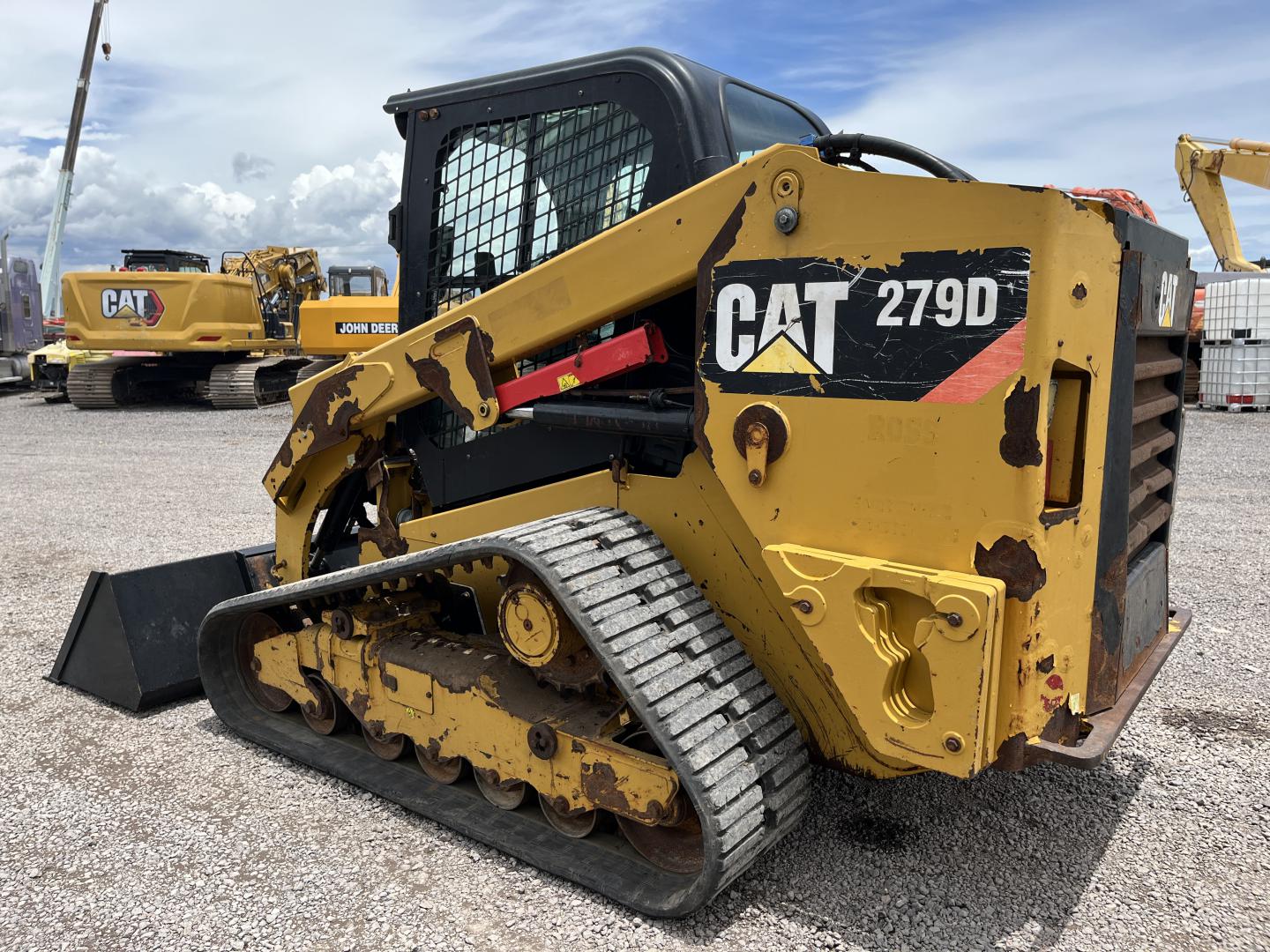 imagenes/INVOICE/2026/18921/MINICARGADOR_CATERPILLAR_279D_19.JPG
