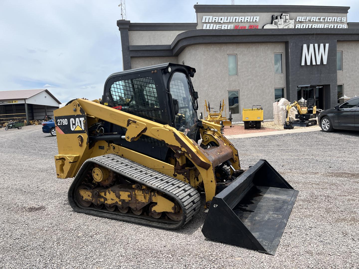 imagenes/INVOICE/2026/18921/MINICARGADOR_CATERPILLAR_279D_2.JPG