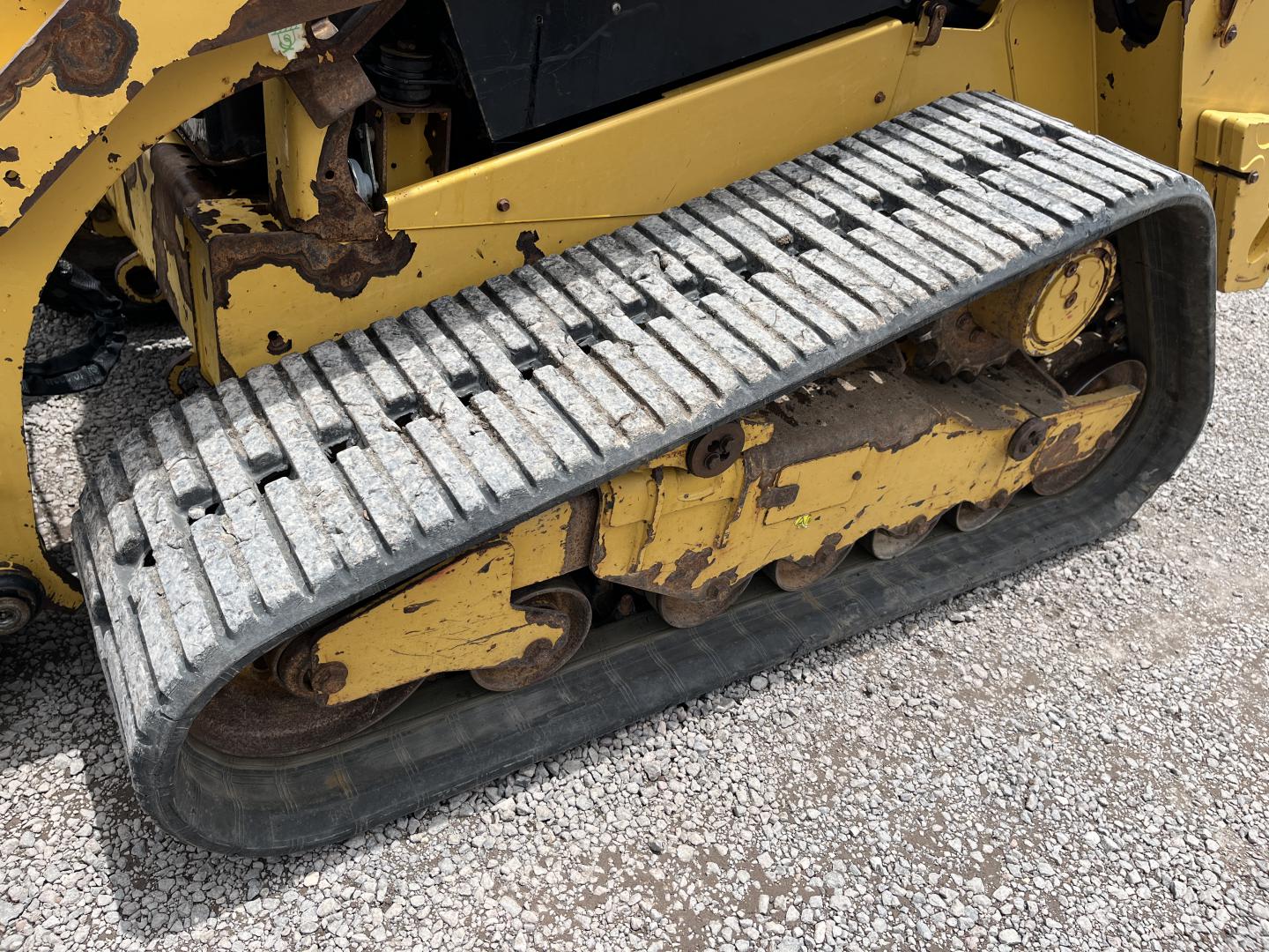 imagenes/INVOICE/2026/18921/MINICARGADOR_CATERPILLAR_279D_22.JPG
