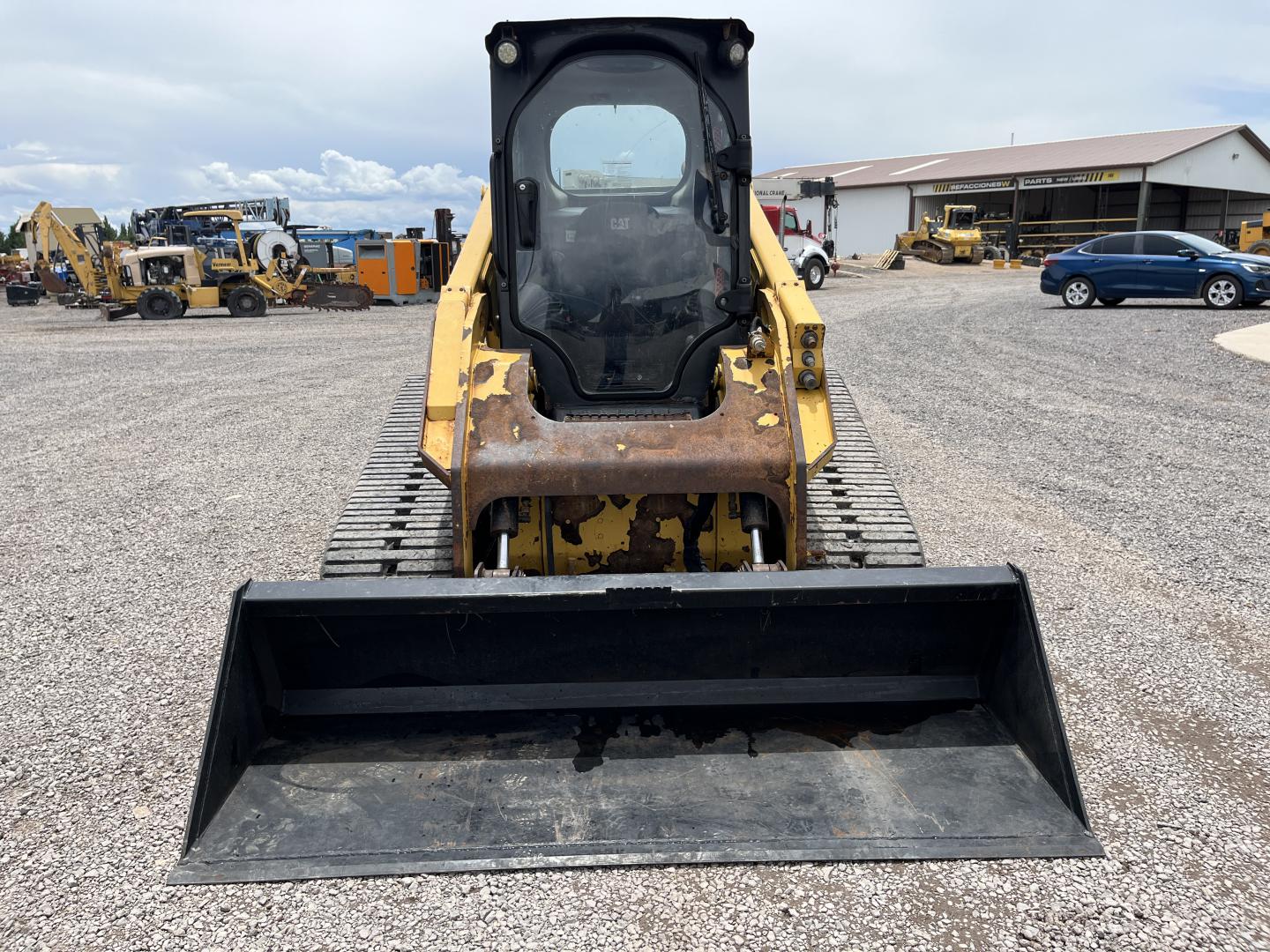 imagenes/INVOICE/2026/18921/MINICARGADOR_CATERPILLAR_279D_23.JPG