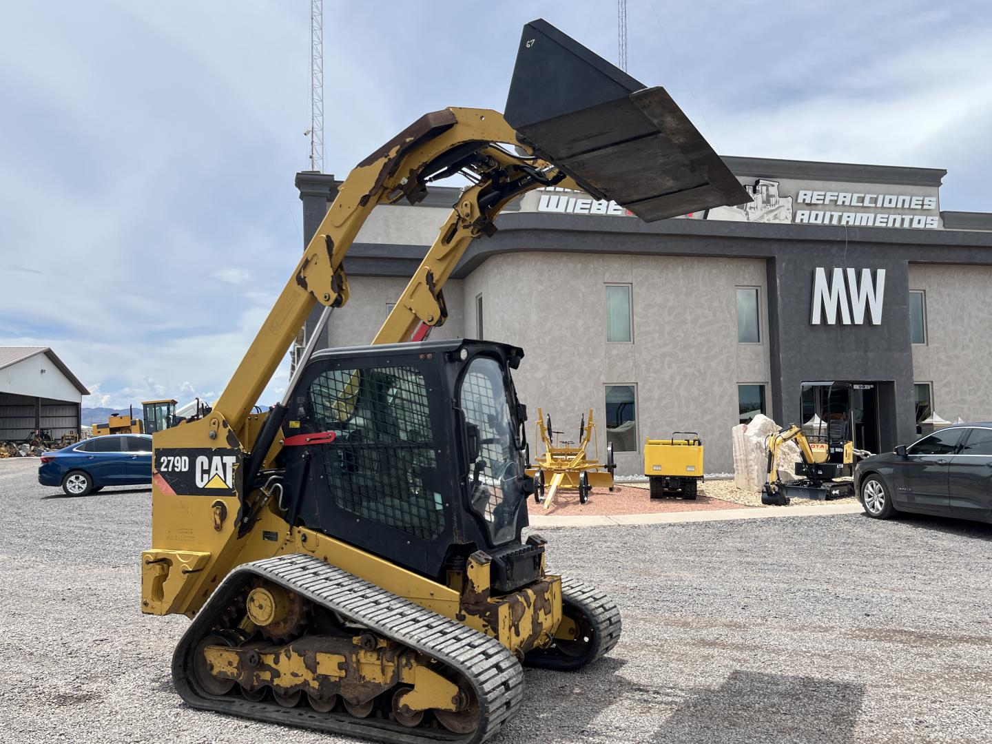 imagenes/INVOICE/2026/18921/MINICARGADOR_CATERPILLAR_279D_34.JPG