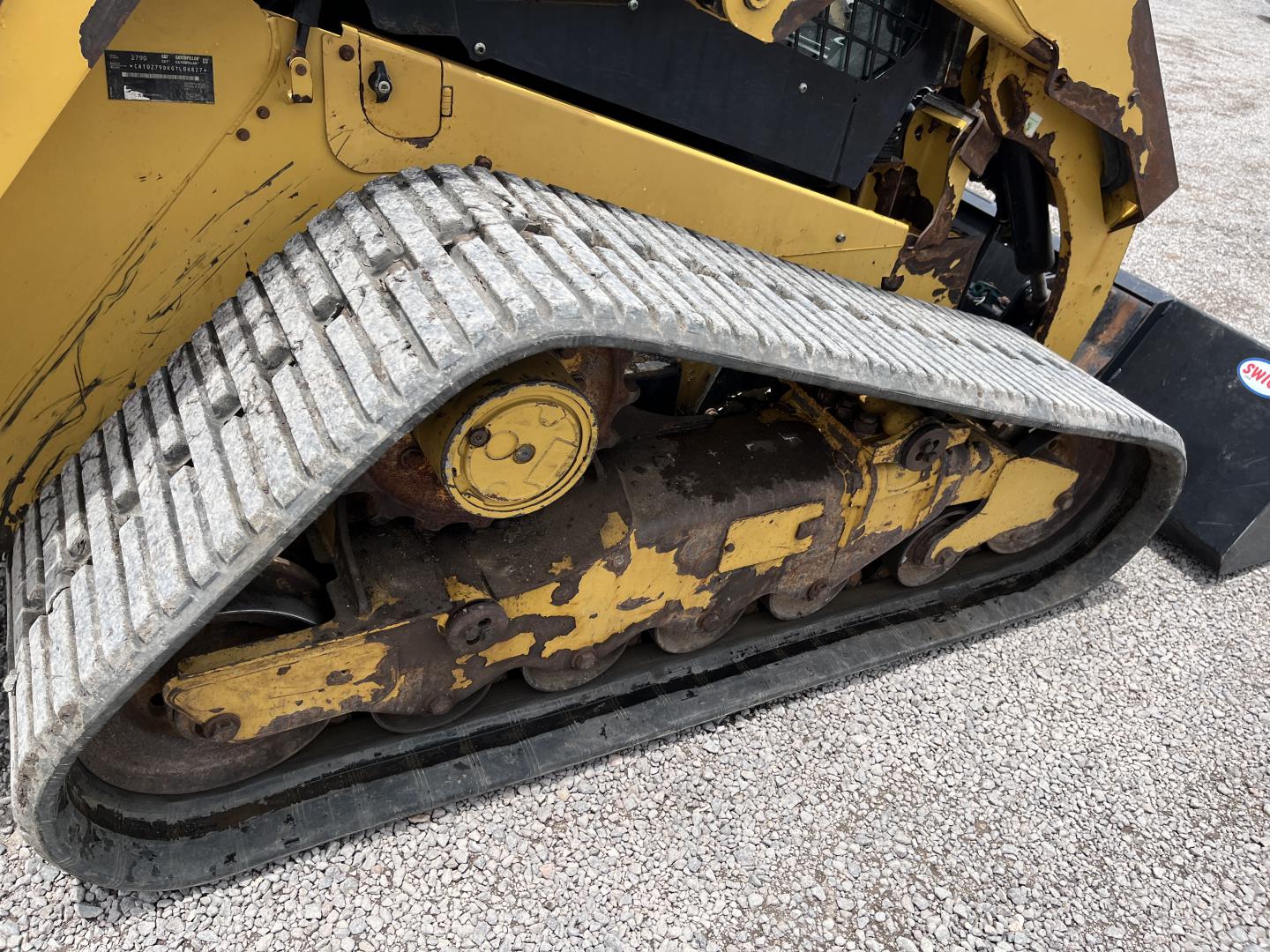 imagenes/INVOICE/2026/18921/MINICARGADOR_CATERPILLAR_279D_4.JPG