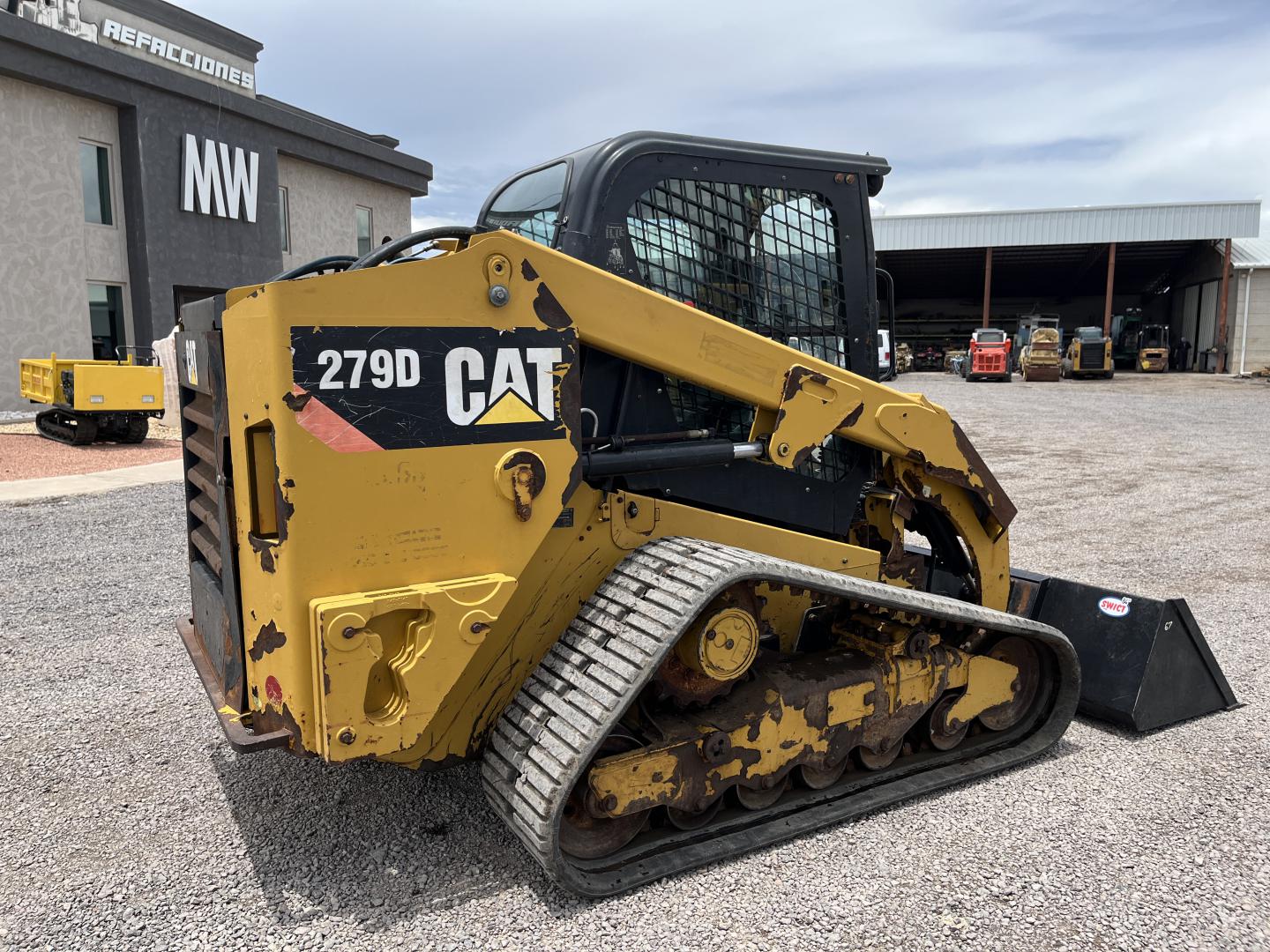 imagenes/INVOICE/2026/18921/MINICARGADOR_CATERPILLAR_279D_9.JPG