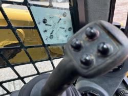 MINICARGADOR CATERPILLAR 279D