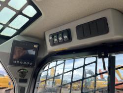 MINICARGADOR CATERPILLAR 279D