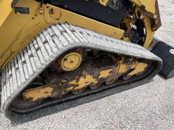 MINICARGADOR CATERPILLAR 279D