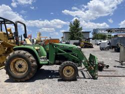 TRACTOR JOHN DEERE 4710