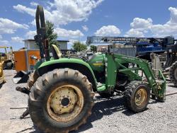 TRACTOR JOHN DEERE 4710