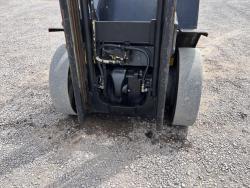 MONTACARGA YALE GLP050RG