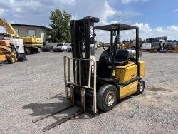 MONTACARGA YALE GLP050RG