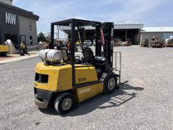 MONTACARGA YALE GLP050RG