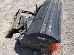 ADITAMENTO TIPO BARREDORA BOBCAT 88